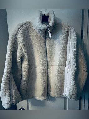 H&M Cream Sherpa Zip Thick Jacket - NEW